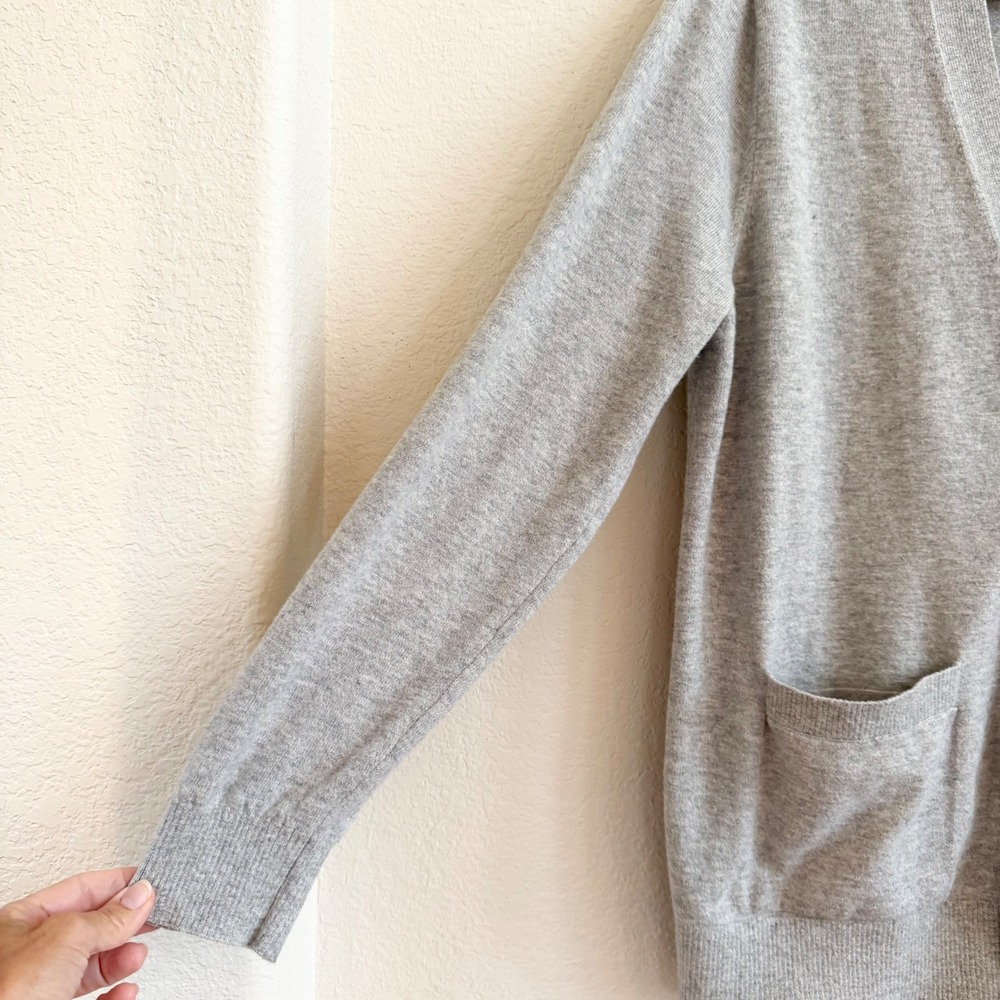 GAP Mens Cardigan Sweater Medium Gray Cotton Nylon Button Front V-Neck Pockets - Picture 4 of 14